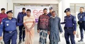 অস্ত্রসহ ৩ জলদস্যু গ্রেফতার সুন্দরবন থেকে