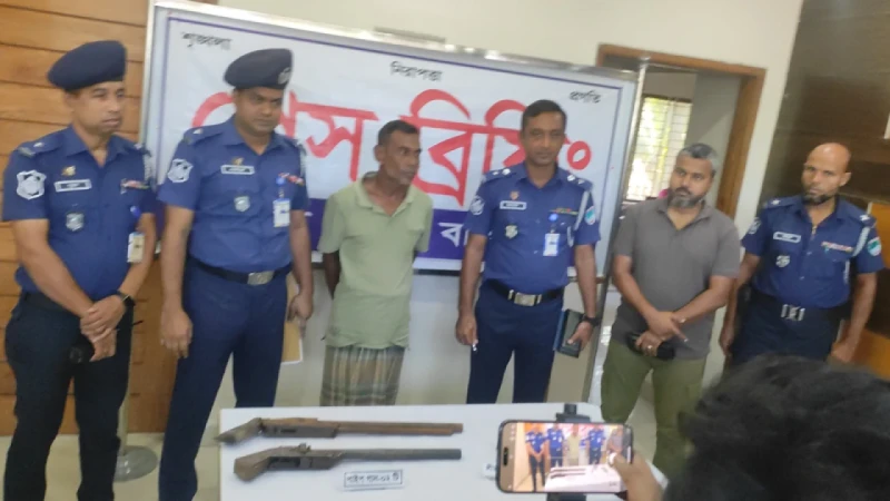 ৩ লাখ টাকা চুক্তিতে হত্যা ৩ লাখ টাকা চুক্তিতে হত্যা করা হয় বাগেরহাটের বিএনপি নেতা সজীবকে